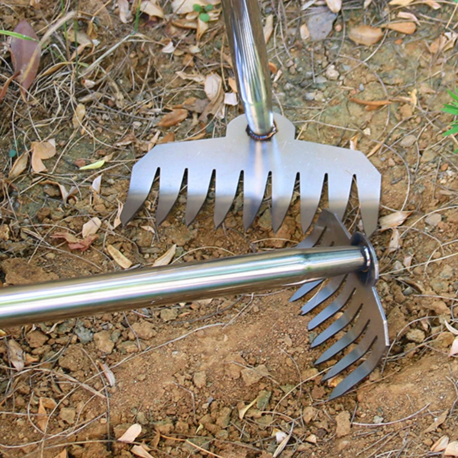 Hand Weeder with Rake Head Stainless Steel Garden Weeding Tool Soil Loosening Rake One-Piece Unwanted Growth Puller 9-Tooth