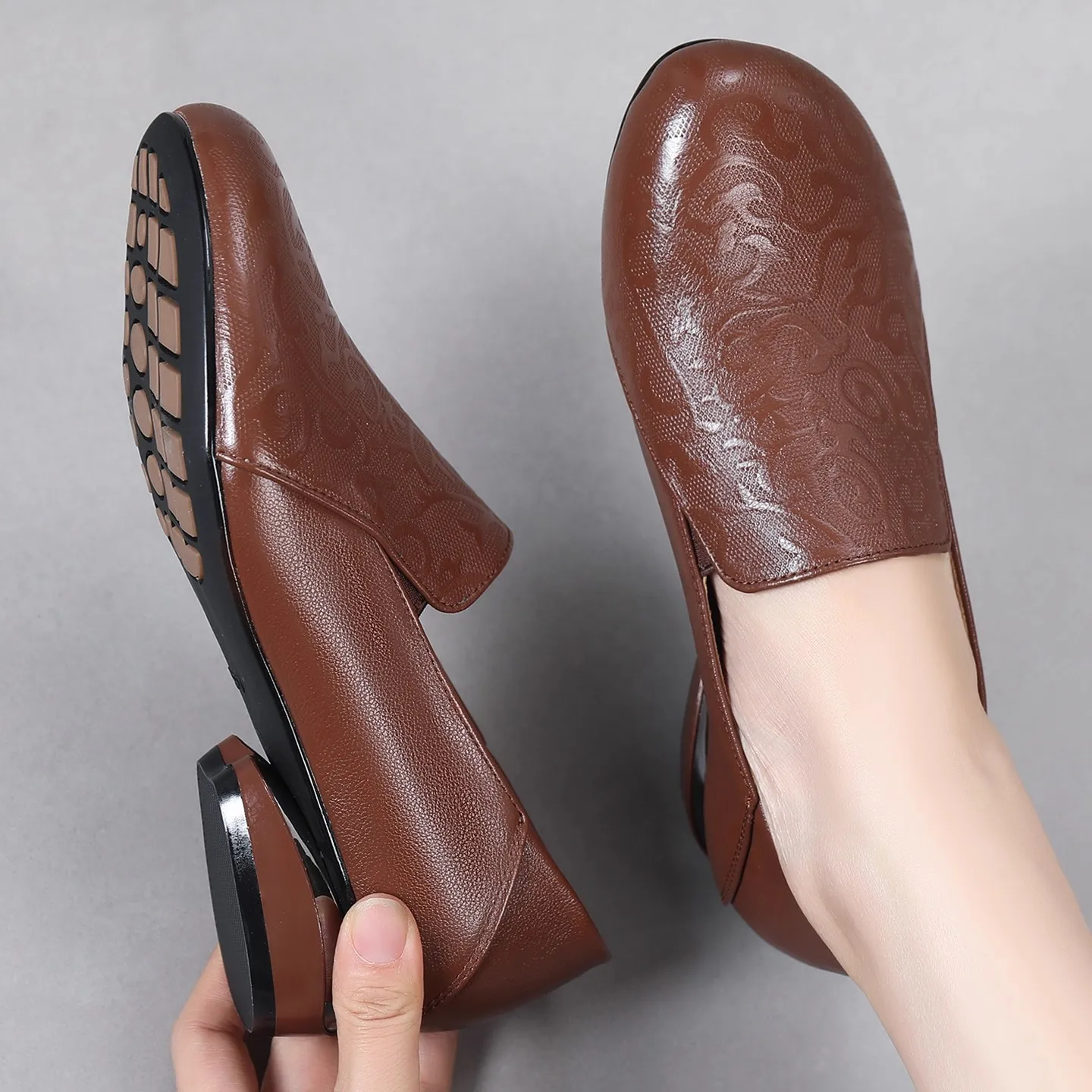 

GKTINOO Embossing Women Genuine Cowhide Leather Shoes Comfort Low Heels 2025 New Fashion Elegant Office Work Banquet Shoes