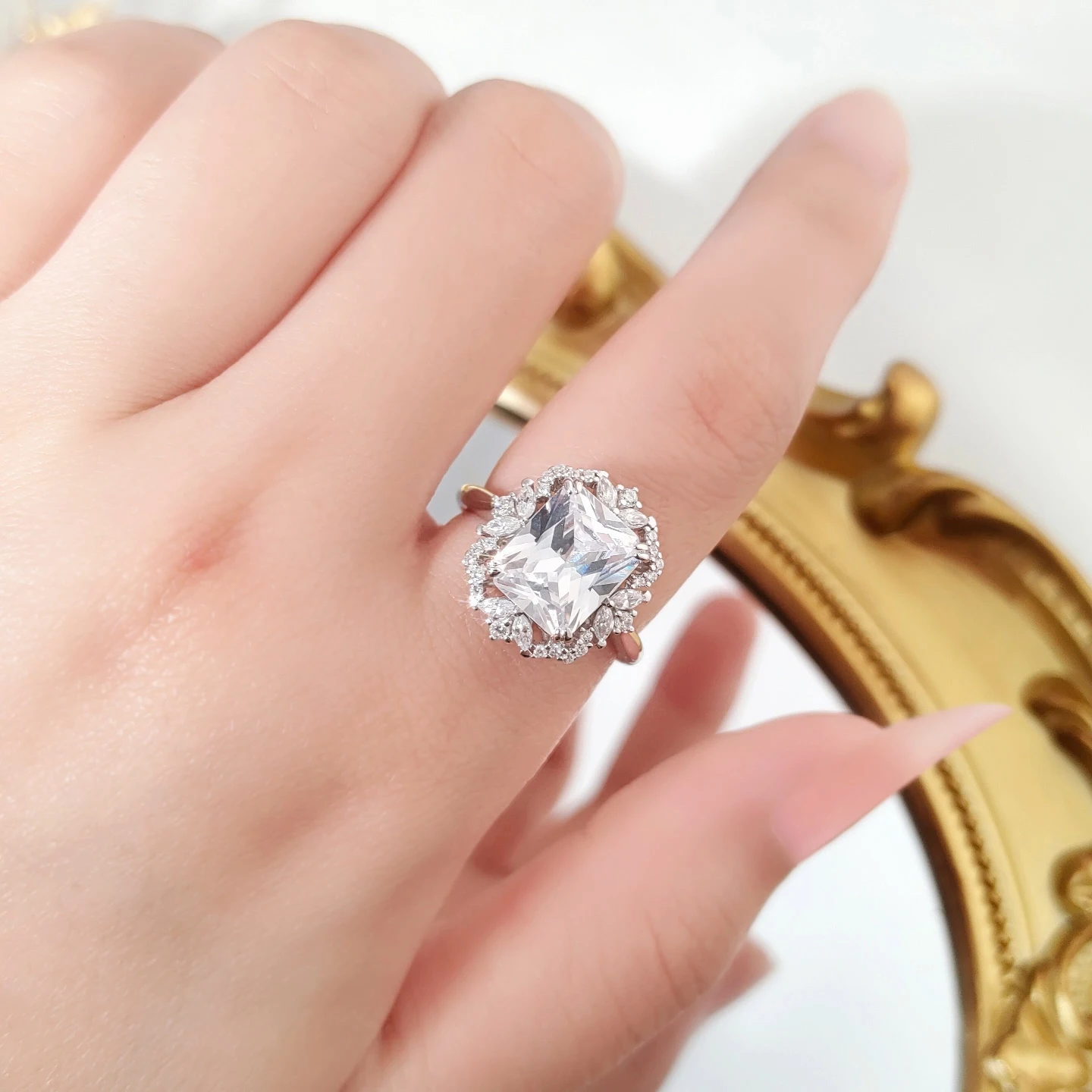 

Изготовленное на заказ обручальное кольцо из стерлингового серебра 925 пробы для женщин, легкий роскошный циркон, муассанит, сияющая огранка, родиевое покрытие для свадьбы