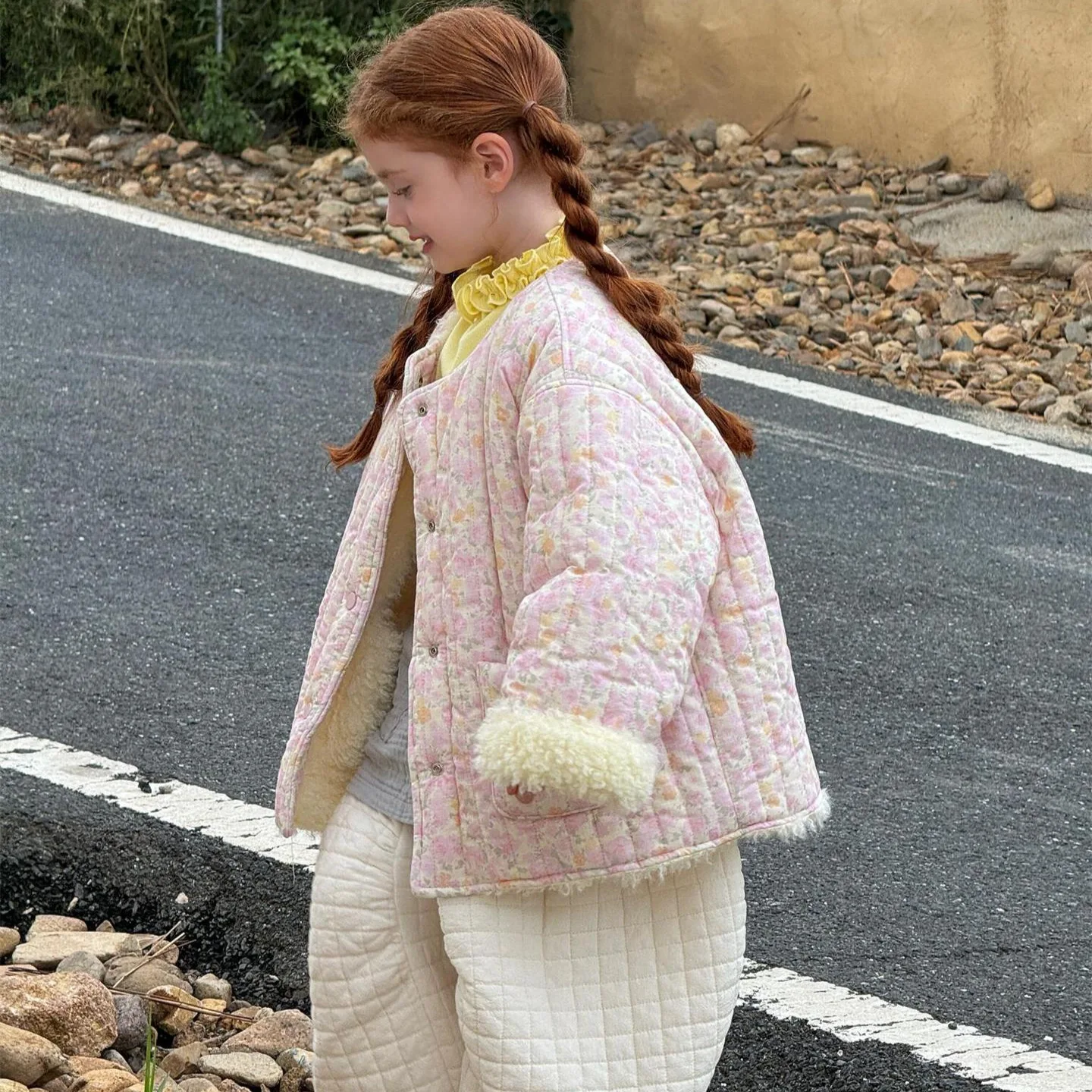

Korean Children Clothing 2025 Winter New Girls Coat Floral Patterns Wearing Both Sides of Hairy Cotton Jacket