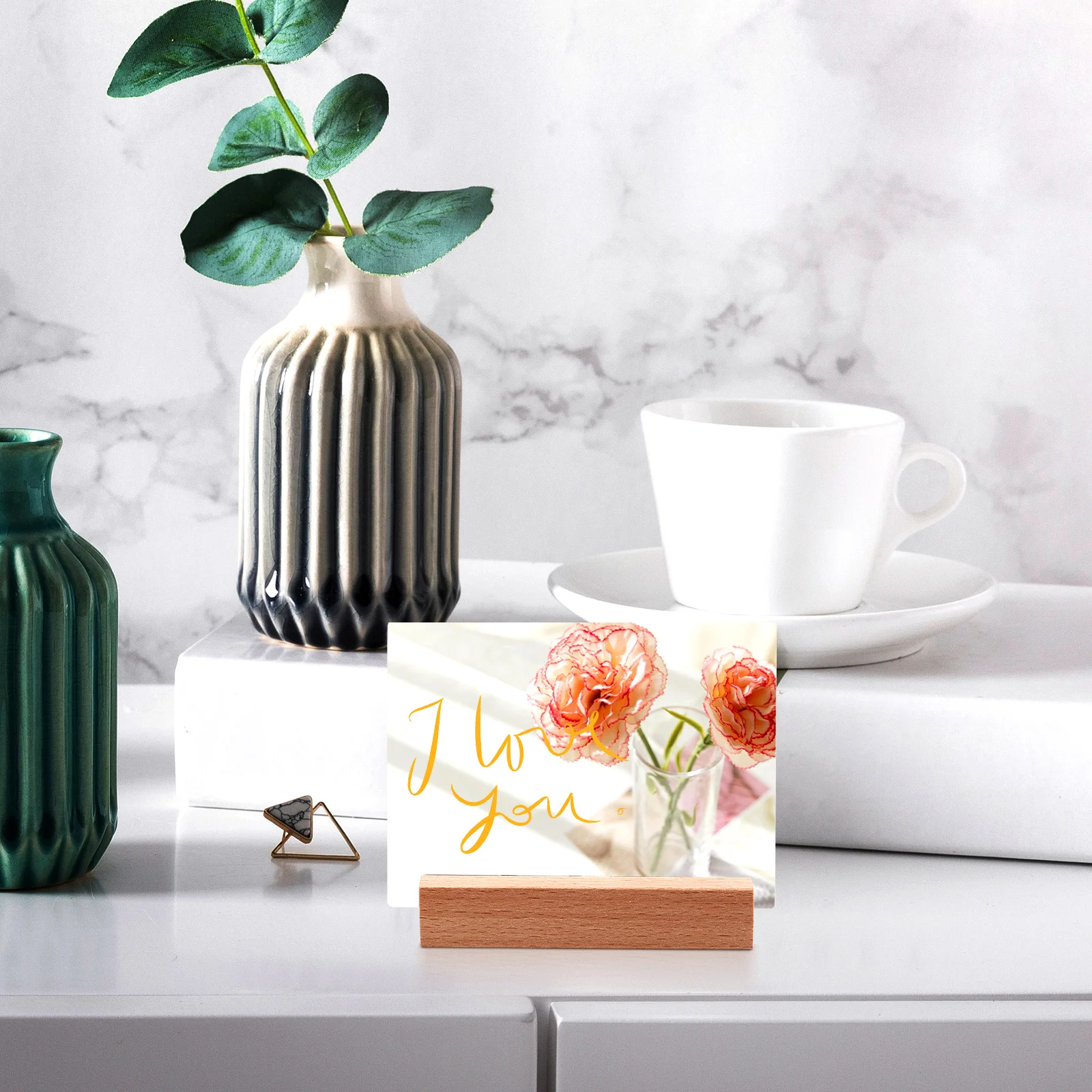 

20 pcs Base Card Smooth Stable Display Place Card Holders Stand Place Photo Table Sign Menu Holders Plates Trays