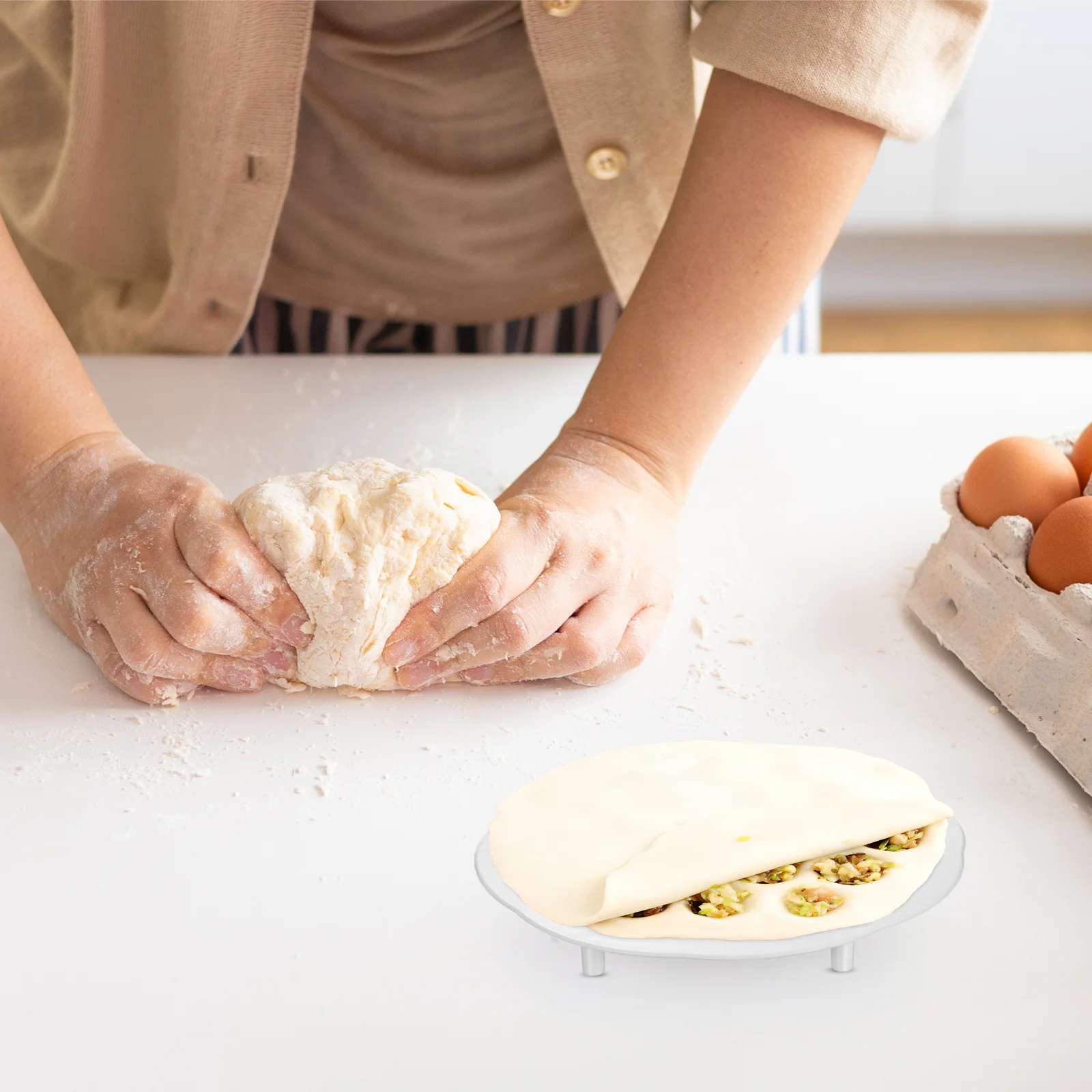 

Dumplings Mold 19 Holes Jiaozi Maker Easy Operate Storage Time Saving Plastic Kitchen Accessories Home Use White