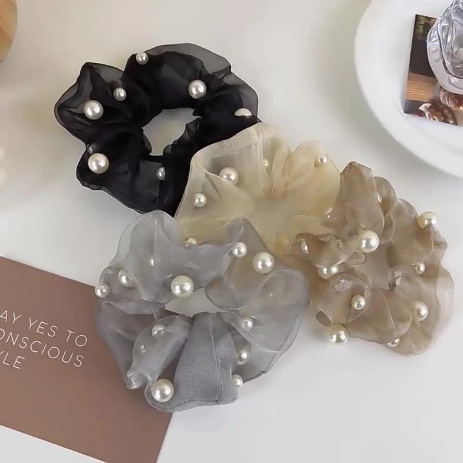 1 x elegante Organza-Haargummis mit Perlen, stilvoller Haarschmuck für Damen, unverzichtbare Haarklammern