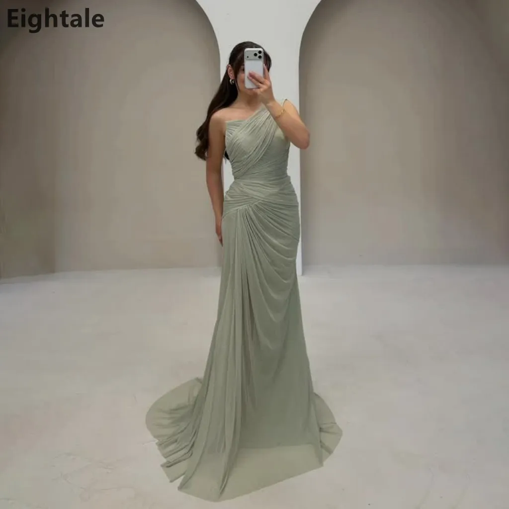 Eightale Salbeigrünes One-Shoulder-Abendkleid aus gerafftem Chiffon im Meerjungfrauen-Stil mit Schleppe, maßgeschneidertes Brautjungfernkleid