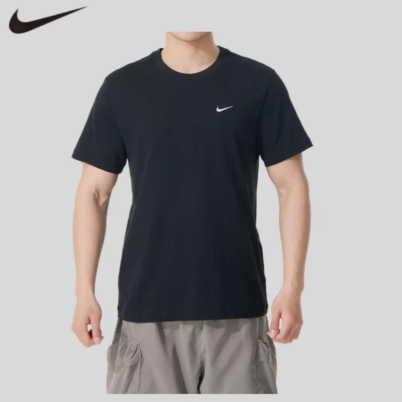 maglietta-sportiva-leggera-nike-modello-oversize-anti-odore-ideale-per-allenamenti-e-attivita-fisica-a-maniche-corte-modello-bv0508-010