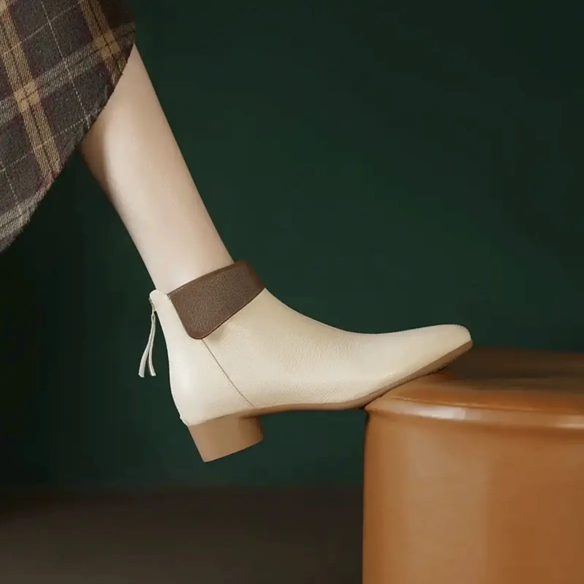 الإناث أحذية قصيرة صندل بكعب مكتنز لينة الربط اللون الجوارب الجديدة في تعزيز التمهيد الأحذية موضة 2025 المرأة حذاء من الجلد #2