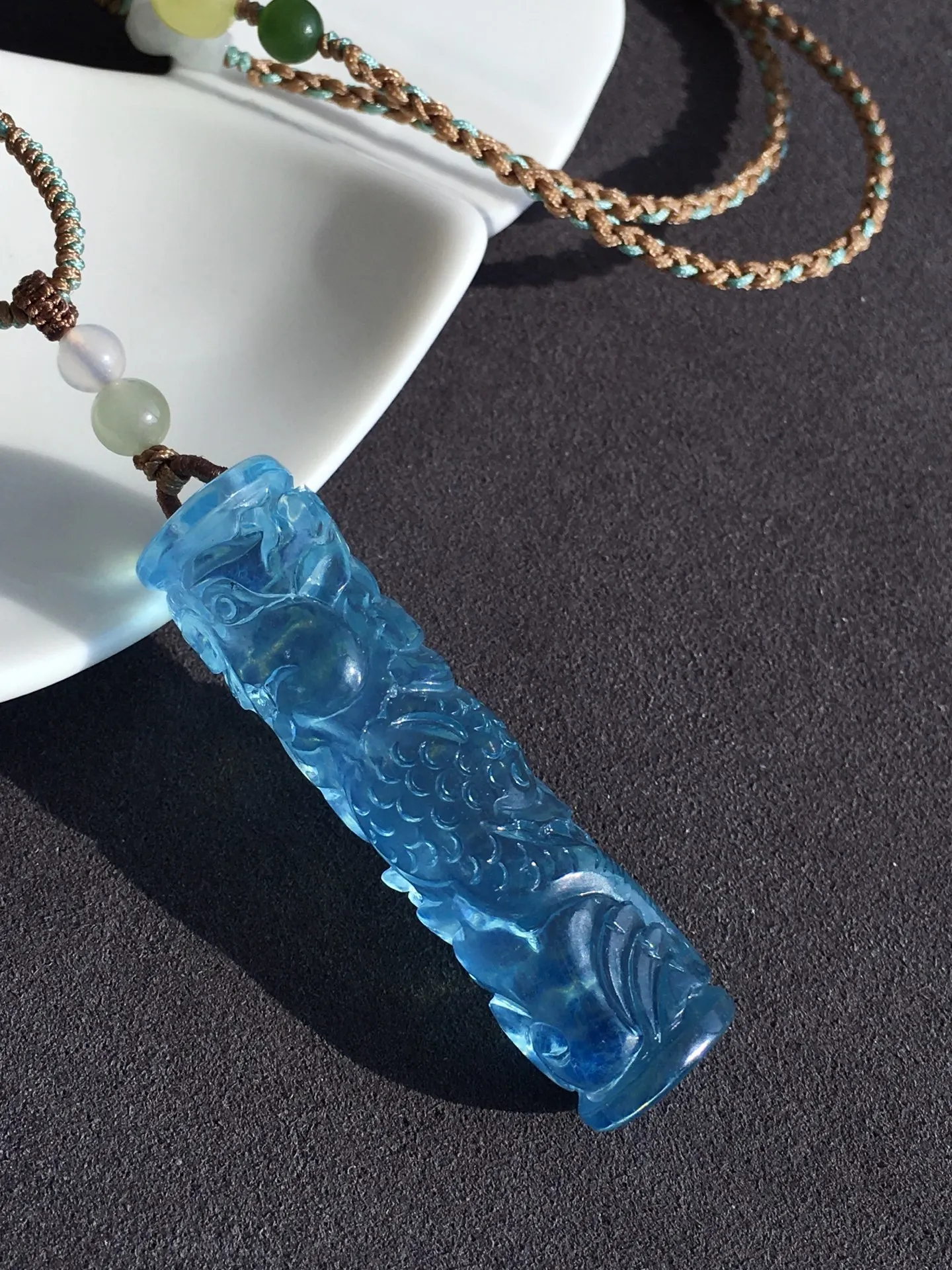 

Натуральный синий аквамариновый кварцевый кулон с драконом, резные украшения, 46,5/12 мм, овальное ожерелье с аквамарином AAAAA