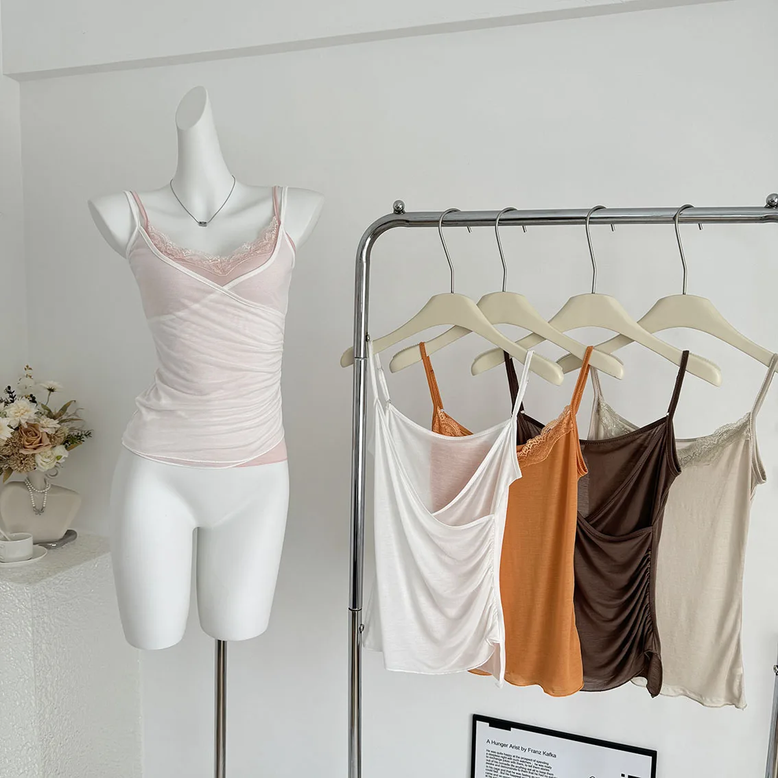 

Faionable Layered Vintage Lace Vest Strap Women's Spring Summer New Skin-friendly Slim-fit Inner Wear Top Two-piece Set