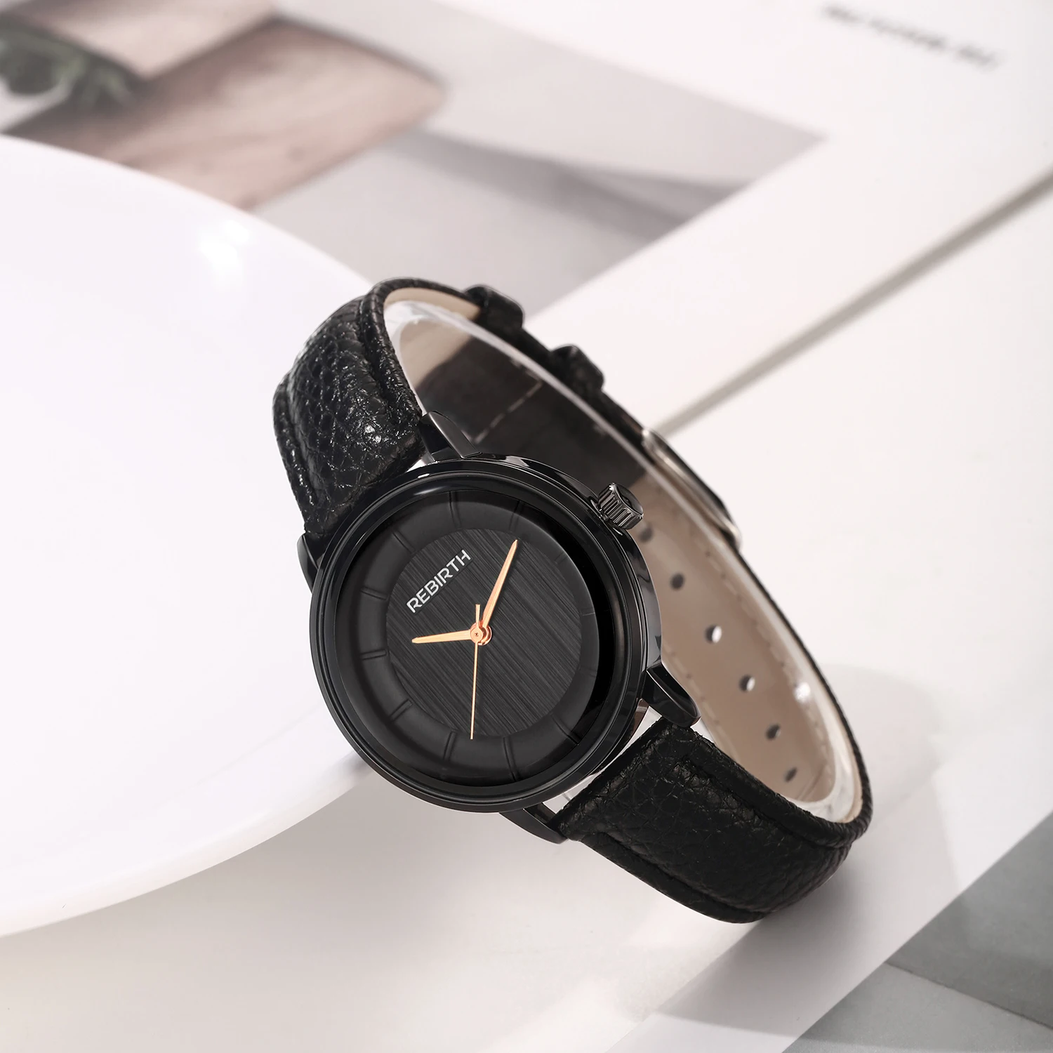 Unisex Square Classic Simple and Stylish Quartz Watch