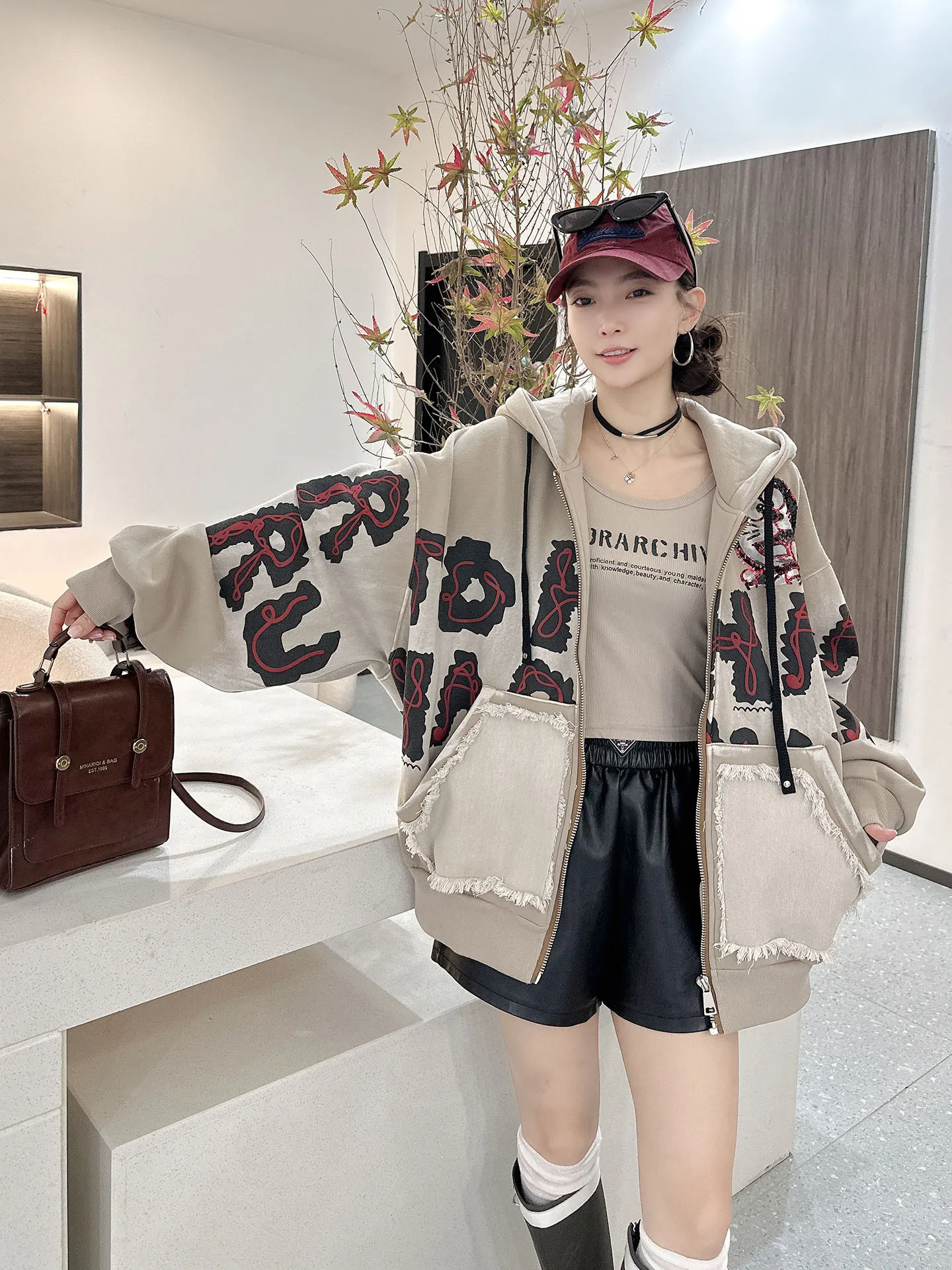 

Утепленная повседневная вязаная куртка-кардиган с капюшоном в стиле хип-хоп с мультяшным принтом, женская модная верхняя одежда из полиэстера и хлопка