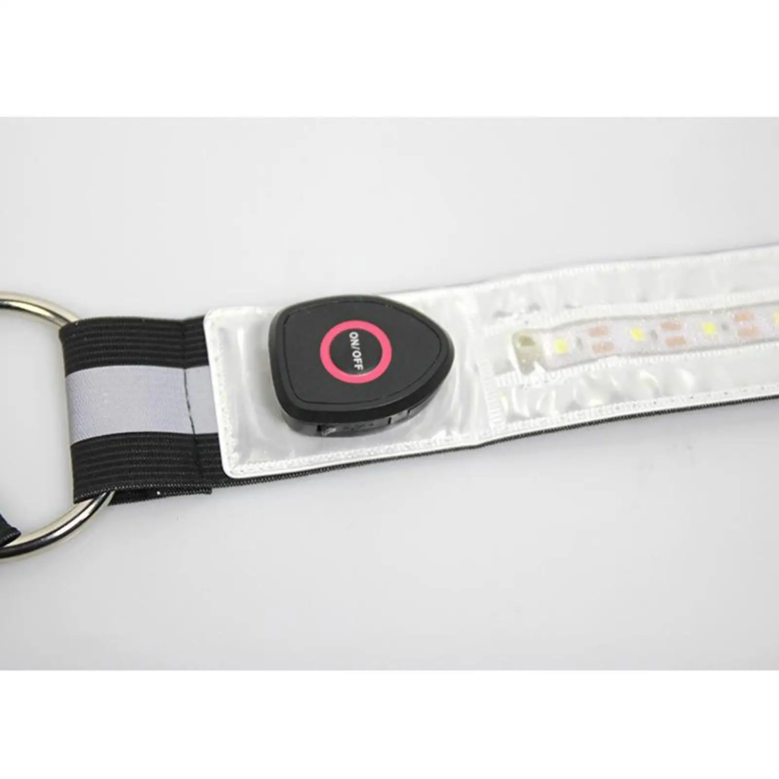 

Horse Breastplate Collar with LED Lights USB Rechargeable Adjustable Equestrian Harness for Night Riding Safety