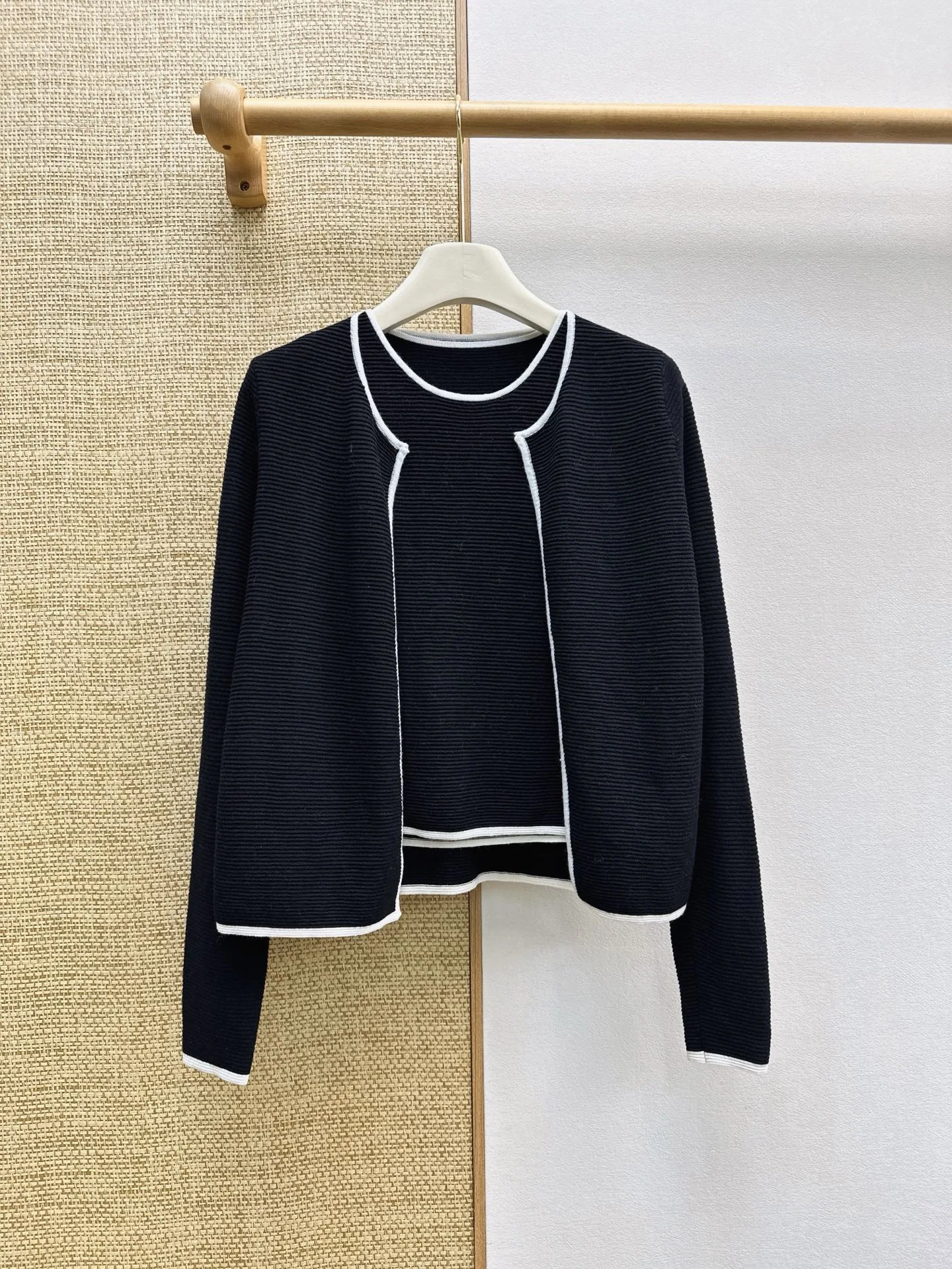 Women Autumn Winter New Arrival Black White Contrast Binding Wool Knit Two Piece Set, Sleeveless Vest + Same Texture Long Sleeve