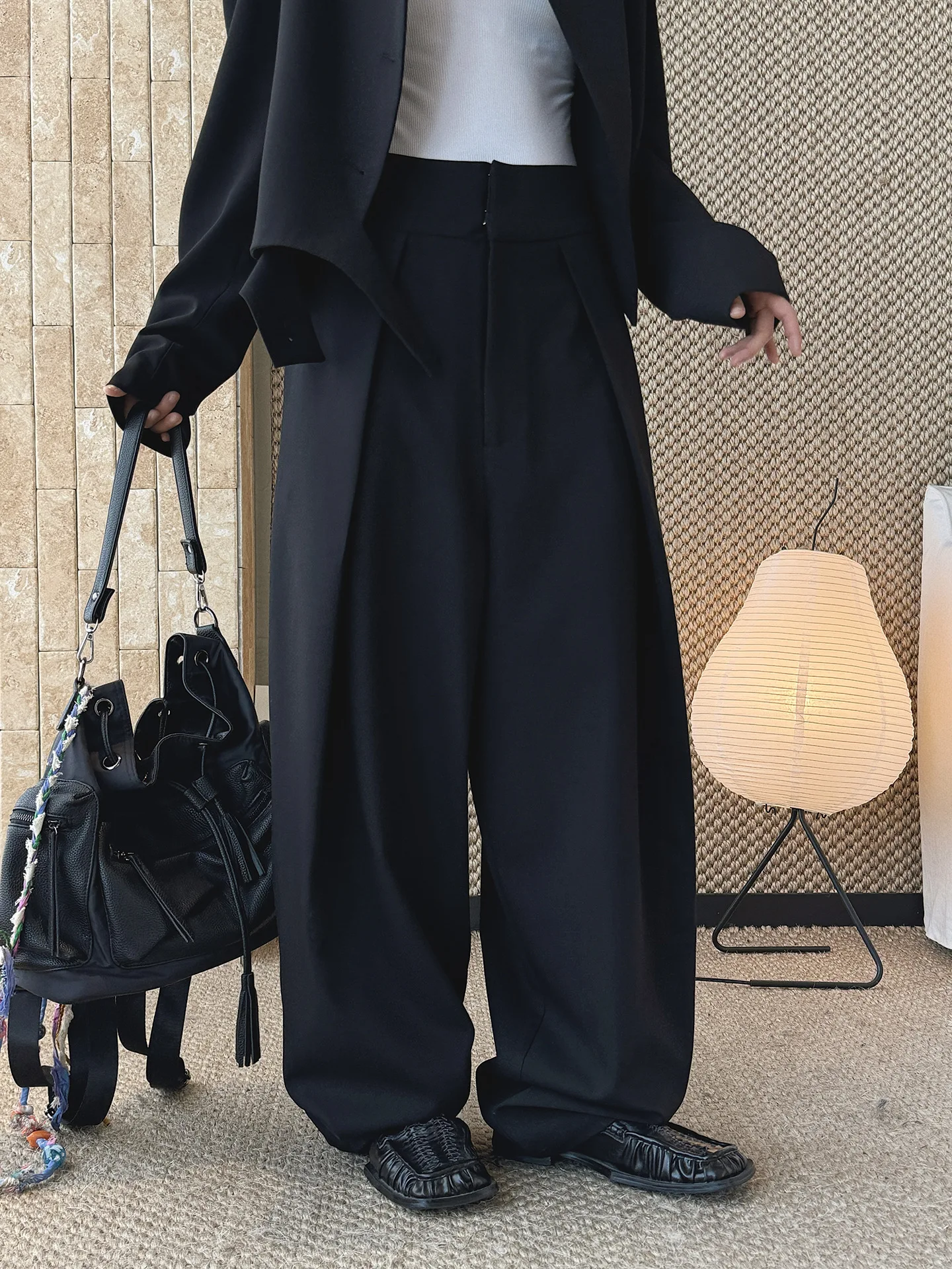 Spring casual solid color pleated loose trousers with micro tapered slimming effect for women