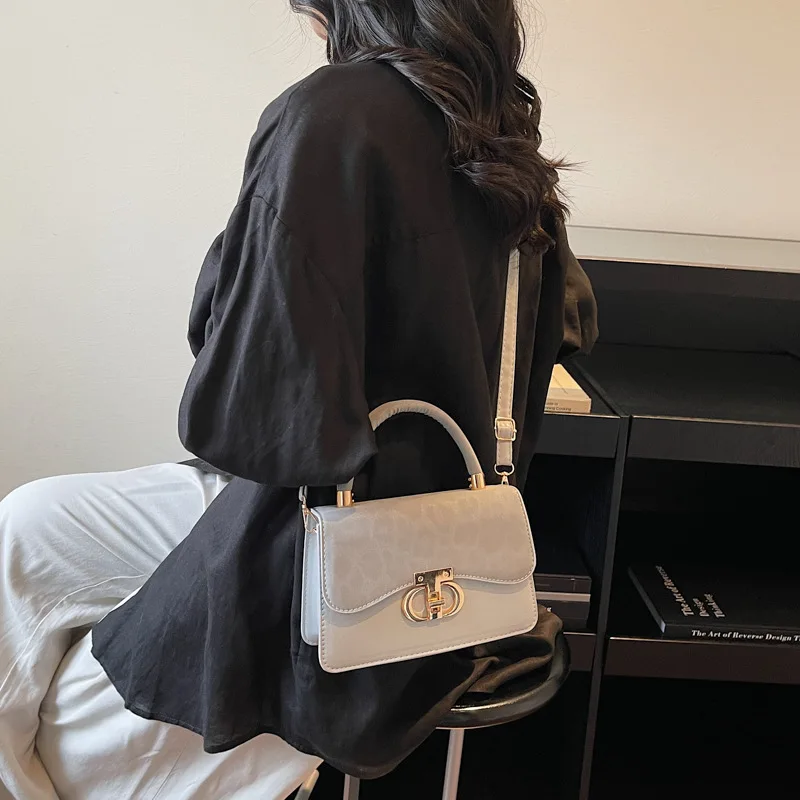 

Women's Minimalist Fashionable Leopard Print Small Bag - Versatile Elegant Niche Design Work Handbag Crossbody