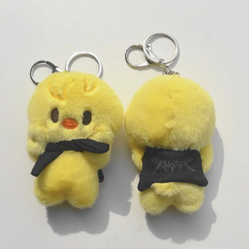 جديد StrayKids كيب شال ألعاب من نسيج مخملي دمية لطيف المفاتيح على ظهره قلادة SKZOO Bbokari Wolfchan تذكارية هدية العيد