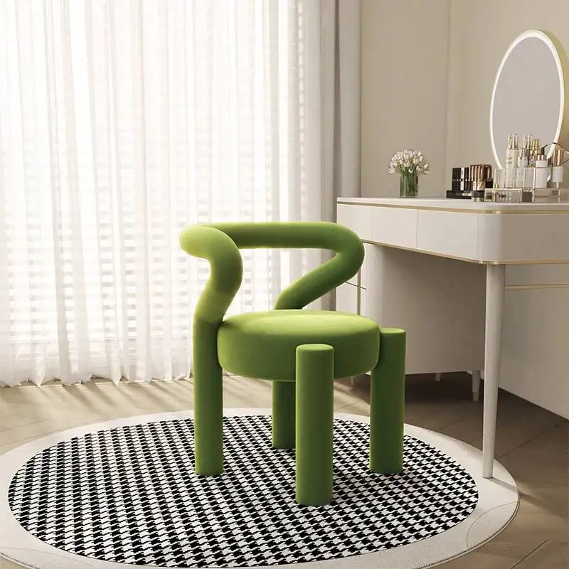 Modern Artistic Pink Velvet Accent Chair with Curved Frame Makeup Vanity Chair for Bedroom Dressing Room Home Furniture