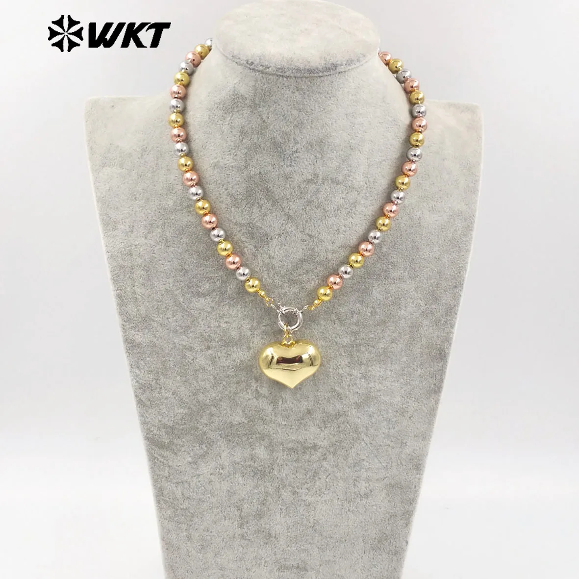 WT-JFN10 Unique Fashionable Three-Color 18K Gold Silver Titanium Steel Necklace With Heart-Shaped Pendant With Plain Clothes