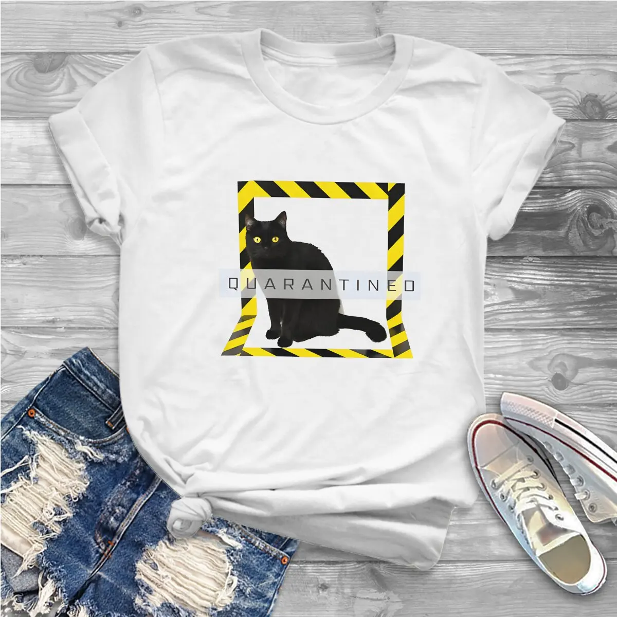 Camiseta de poliéster con estampado de gatos negros para mujer, ropa de calle cómoda, camiseta informal en Quarantined