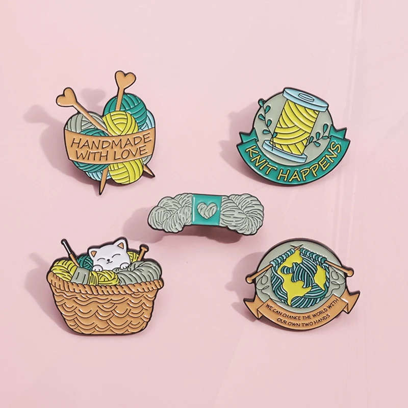 Handmade With Love White Cat Cotton Thread Metal Badge Punk Brooch Jewelry Accessories Gift Cute Knitted Wool Enamel Pin Earth