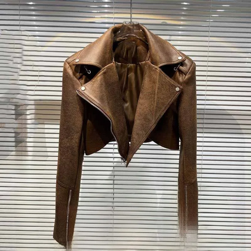 Wyszczuplająca skórzana kurtka damska o luźnym kroju, modna kurtka motocyklowa, wiosna 2026, długi rękaw, oryginalny design, wysoka jakość.