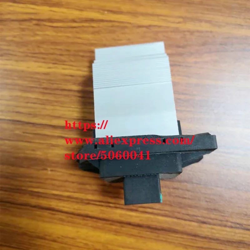 Front air conditioner blower speed control module resistance for Great wall HAVAL H9 8100118XKV08A Front blower resistance