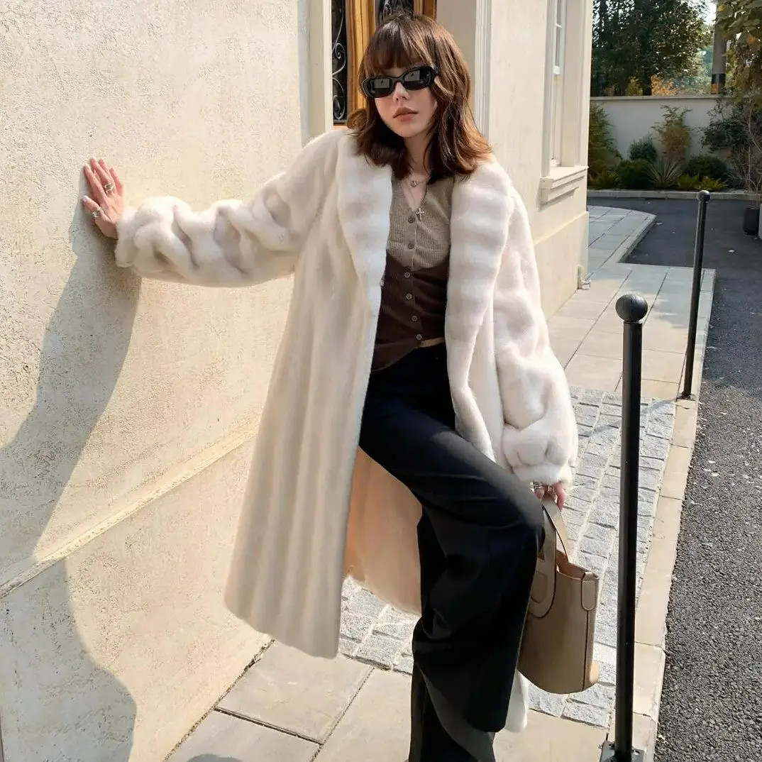 Nieuwe Winter 3D Embossing Strepen Faux Nertsen Bontjas CHIC Vrouwen Revers Kraag Bedekt Knop Lange Mouw Losse Midi Bovenkleding Melkachtig