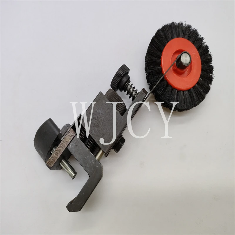 

Щеточное колесо MV.017.111 Держатель щетки C6.020.169 C6.020.130/66.891.006/C6.020.146/C6.020.133 Для круглой щетки SM102 CD102