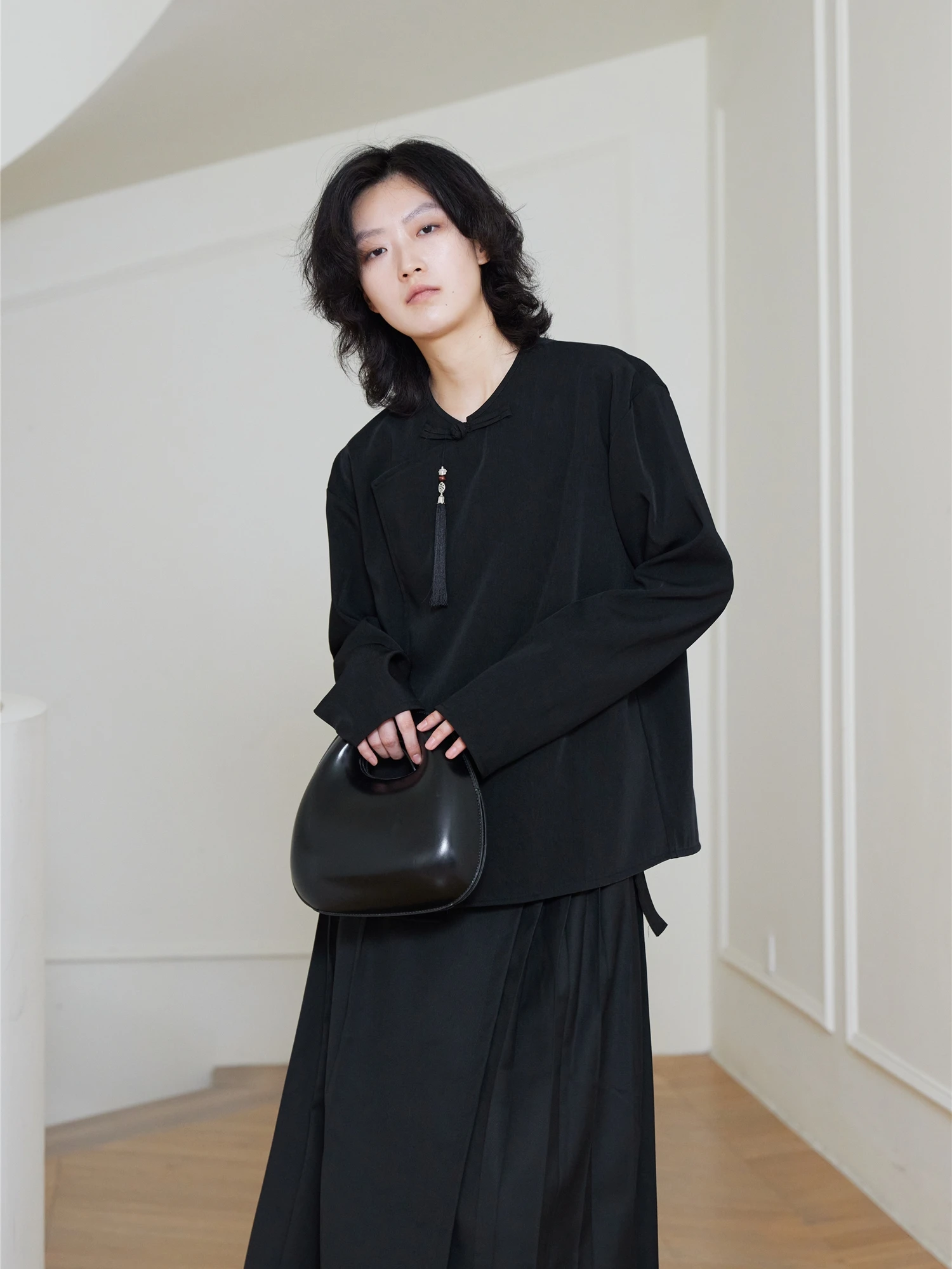 

Dark Chinese New Style Shirt SUNYVONNE23FW Long Sleeve Tassel Trim Loose Fit round Neck Original Design Pure Color Women's Shirt