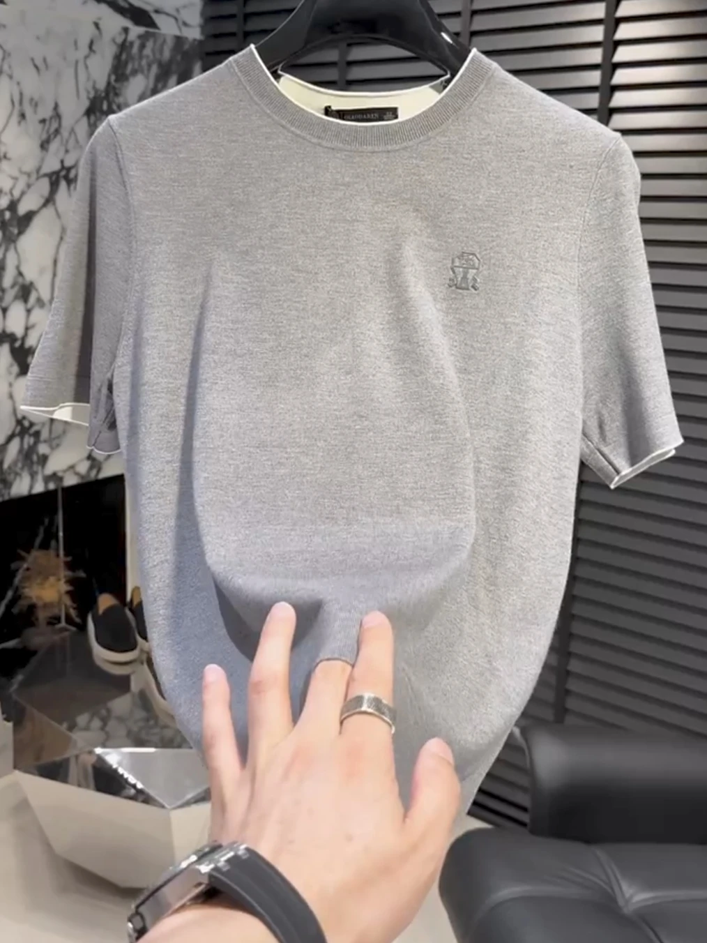 

Мужская трикотажная футболка D28 с круглым вырезом, модная, высококачественная, повседневная, деловая, осенне-зимняя, новинка