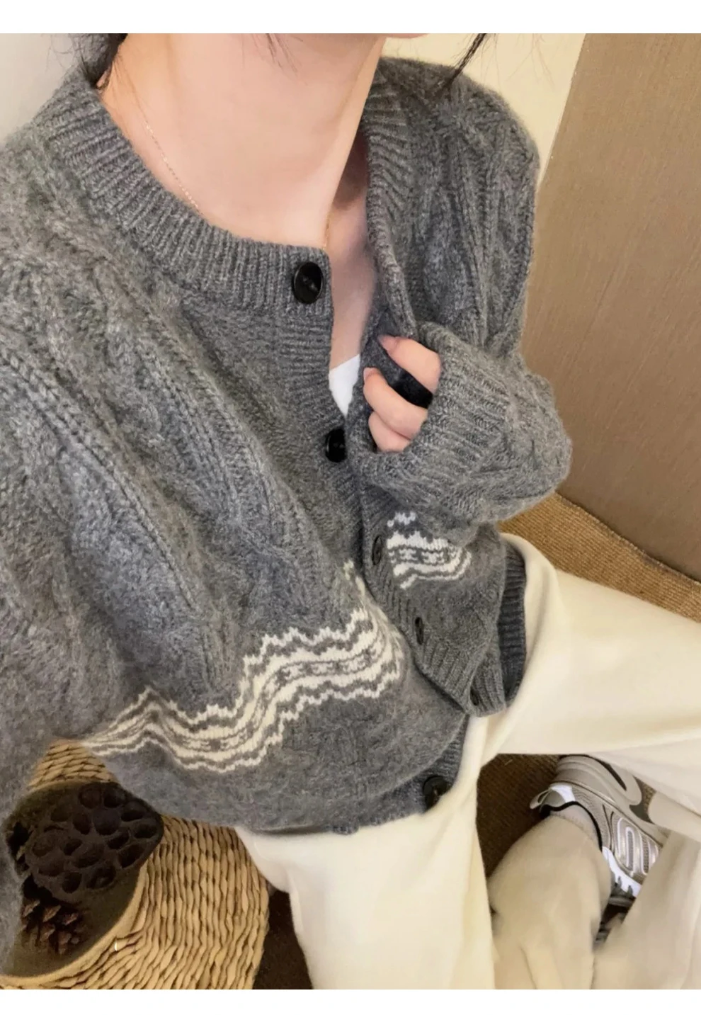 Thickened 100% pure wool cardigan women's round neck color matching twist knit sweater loose lazy cashmere coat