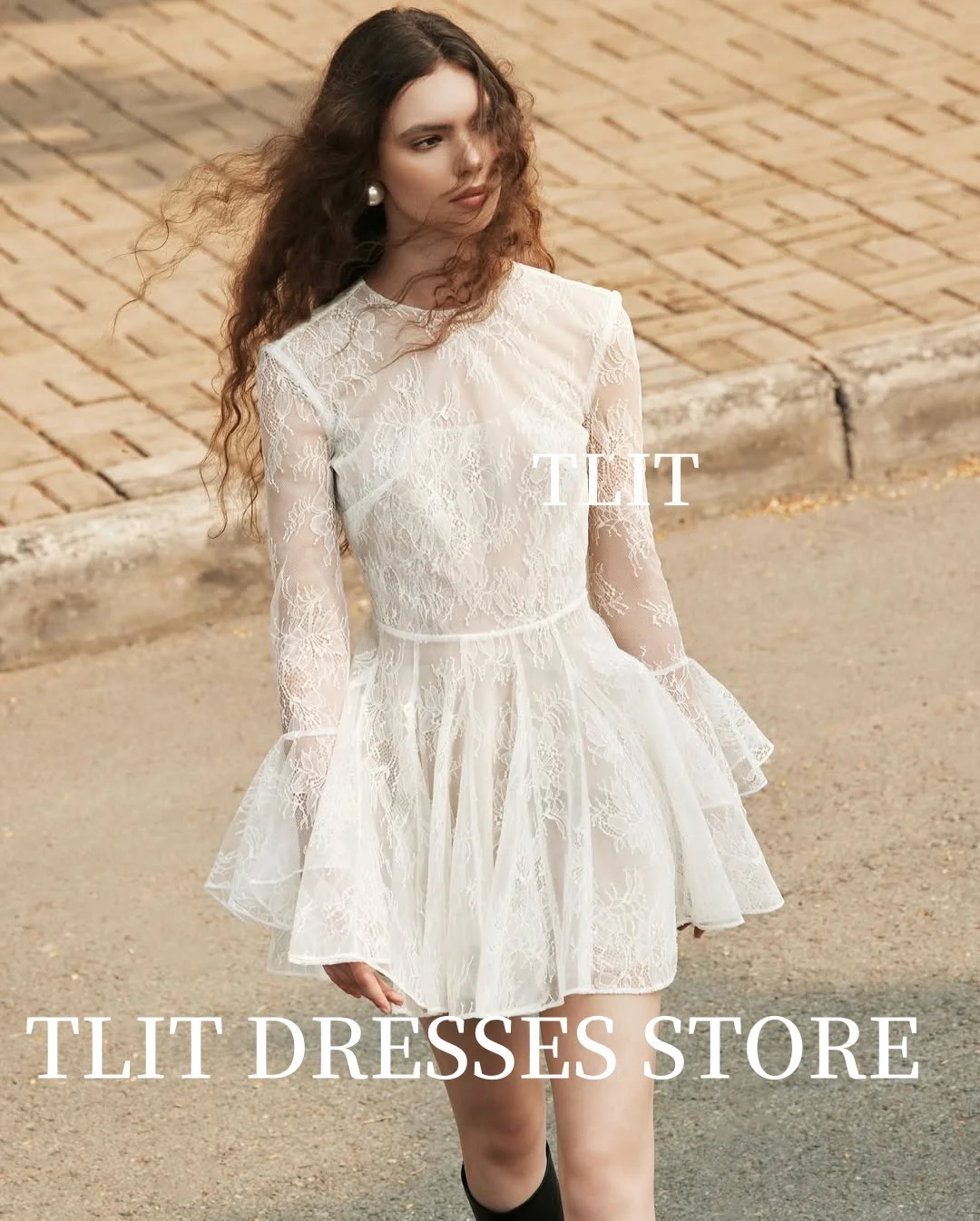 فساتين زفاف TLIT أنيقة من الدانتيل قصيرة على شكل حرف a ورقبة دائرية وأكمام طويلة من الدانتيل مضيئة بدون ظهر رداء De Mariée مخصص