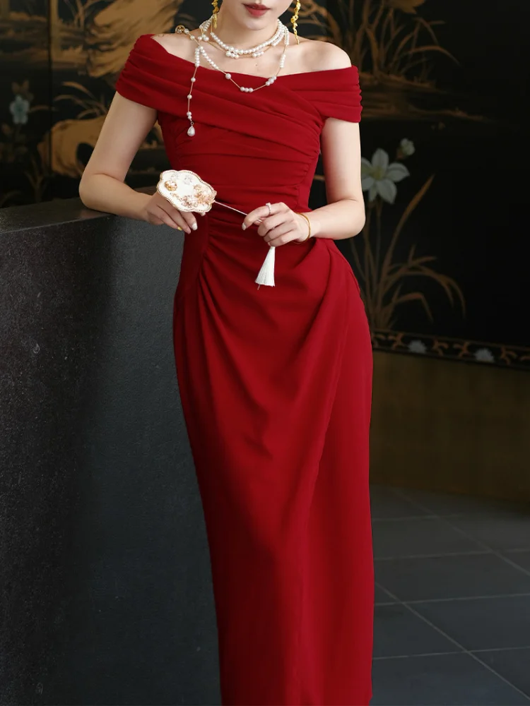 

Красное женское платье на одно плечо, приталенное, для свадьбы и торжеств, длинное, в корейском стиле, из полиэстера
