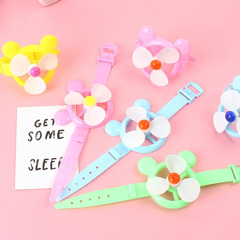 5 Pcs Fun And Practical New Children's Small Toys Pinwheel Watch Fan Pegboard Small Toys Birthday Party Favours