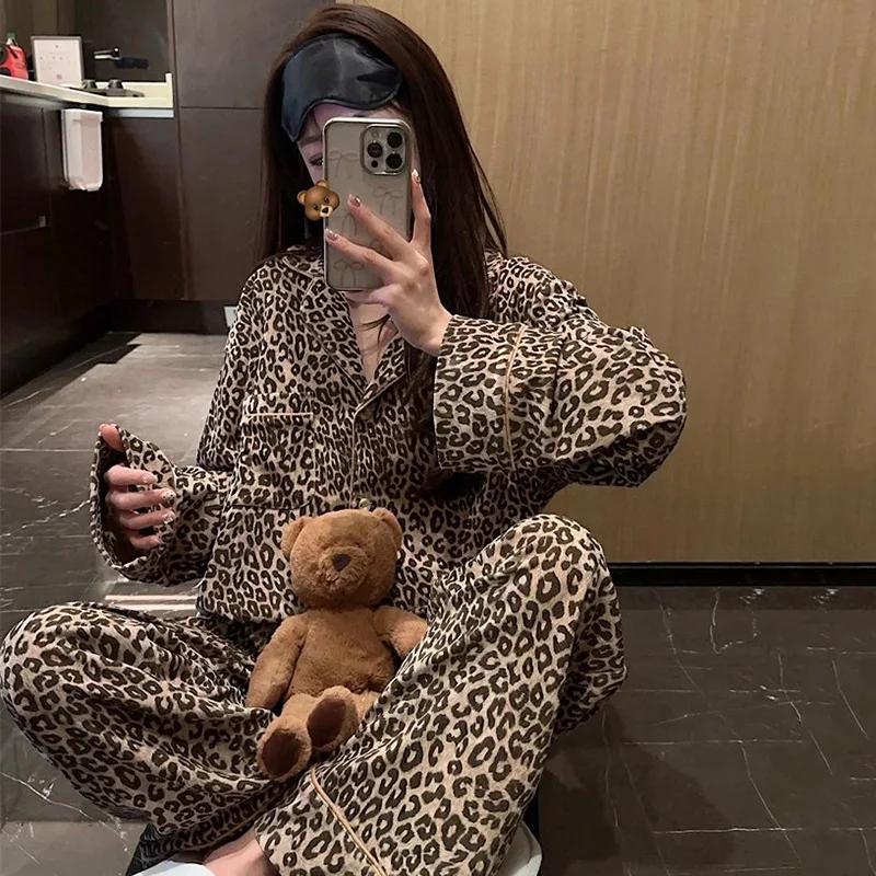 

Winter Women's Velvet Sleepwear Leopard Print Long Sleeve Long Pants Set Korean Style Lightweight Luxury Warm Cardigan