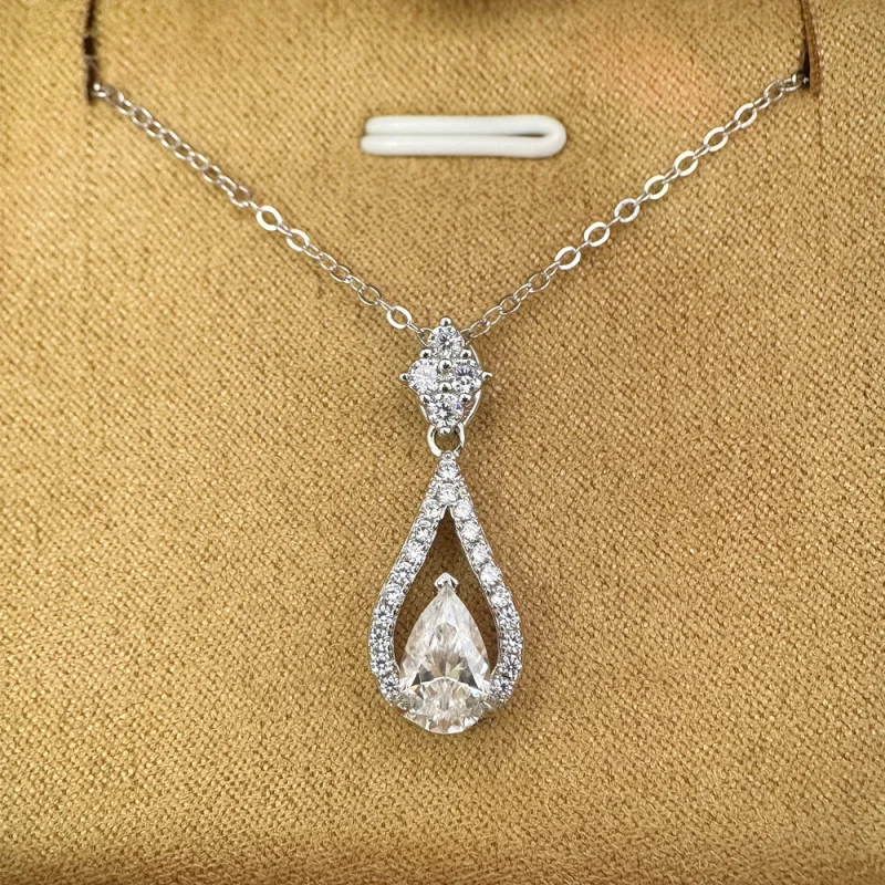 

Ожерелье из чистого платина PT950 с морганитом в форме капли воды. Подходит для женщин для прогулок, свиданий и вечеринок. Высококачественное ювелирное изделие