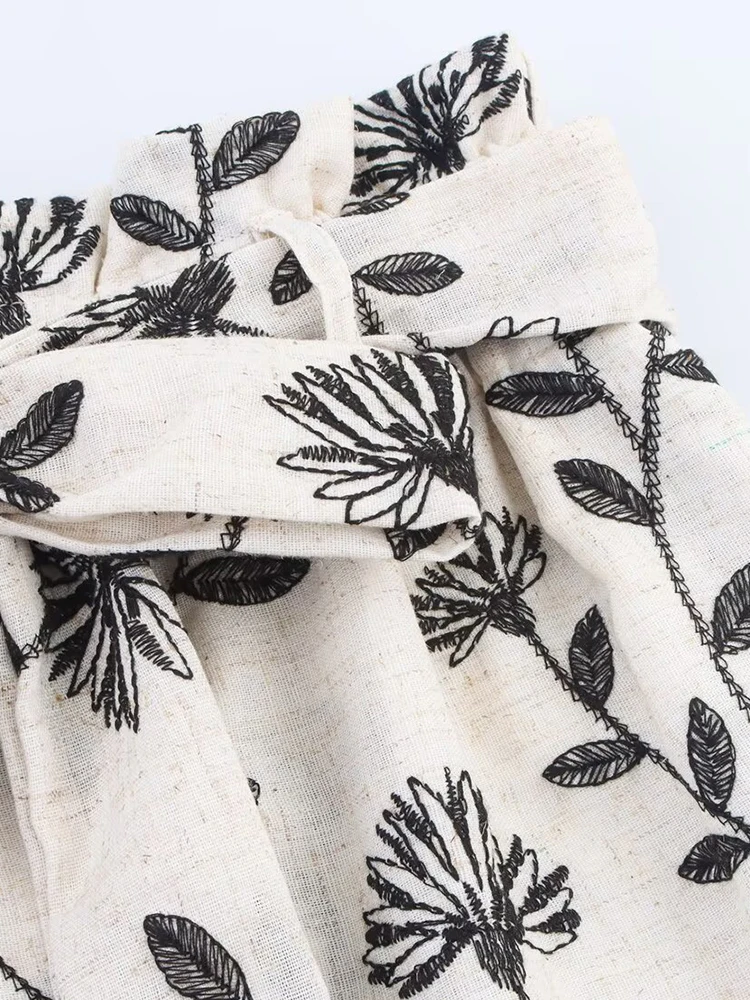 ملابس نسائية صيفية جديدة على الطراز الأوروبي والأمريكي، سراويل قصيرة غير رسمية مريحة ومطرزة على شكل حقيبة ورقية عالية الخصر