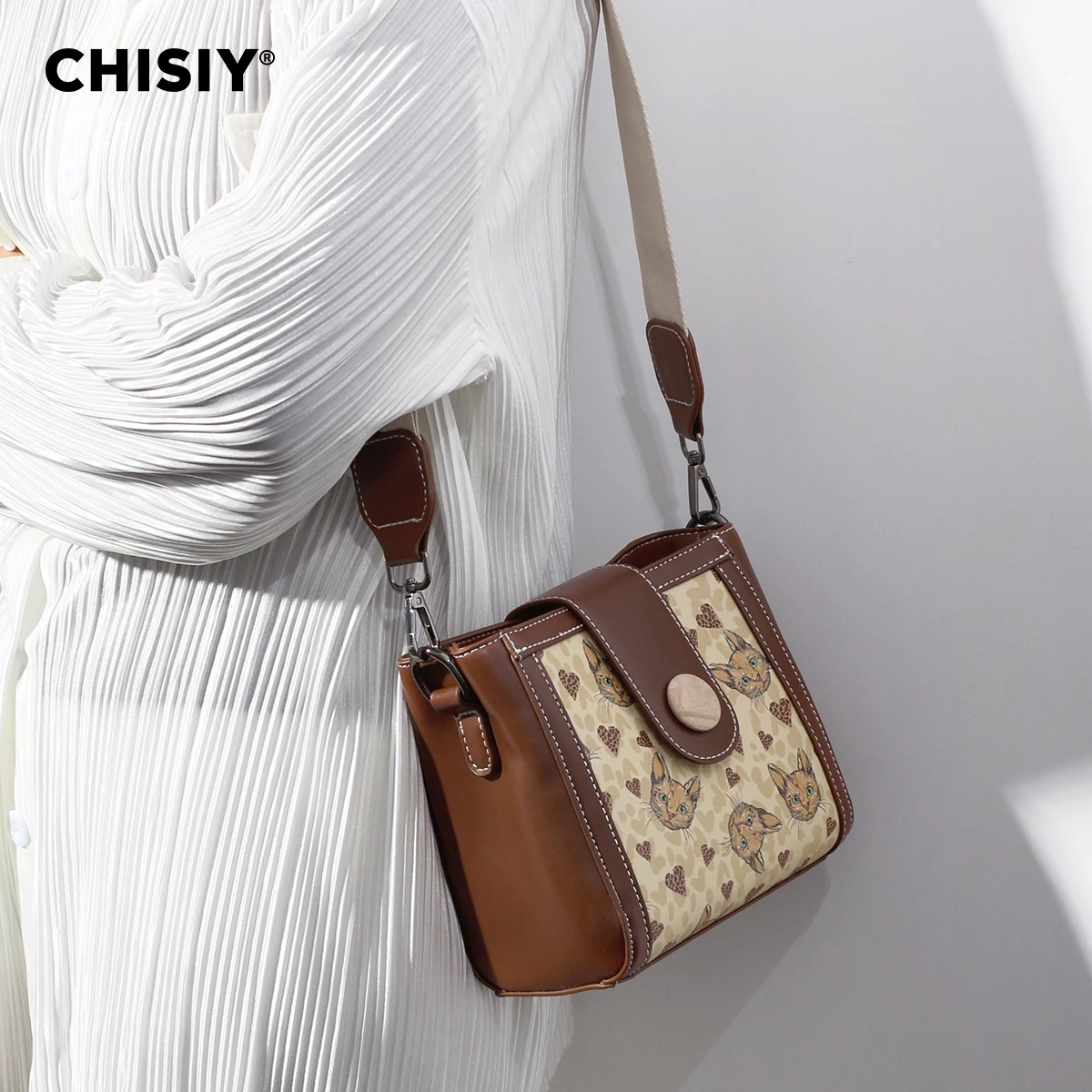 CHISIY Original handmade minimalist texture cartoon embossed cat versatile commuting single shoulder crossbody bag