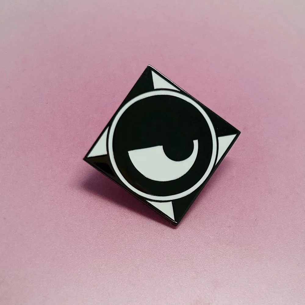 Wise Logo المينا دبوس Spy X Family Westalis رمز الذكاء طية صدر السترة دبوس لطيف الرسوم المتحركة ديكورا