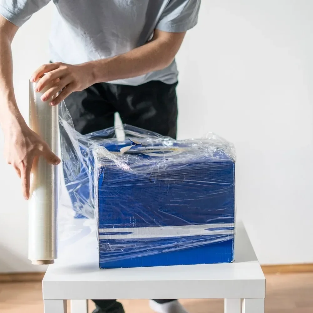 

Высокоэффективная рулонная пленка для ручной упаковки, тонированная синим оттенком, 18 дюймов x 1500 футов, 47 гейг.