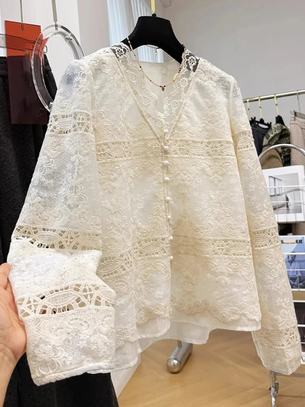 

Ele Loose V-Ne Lace irt Women's Faion Spring High-End Feelings Layering Youthful Aosphere French Sle Blouse