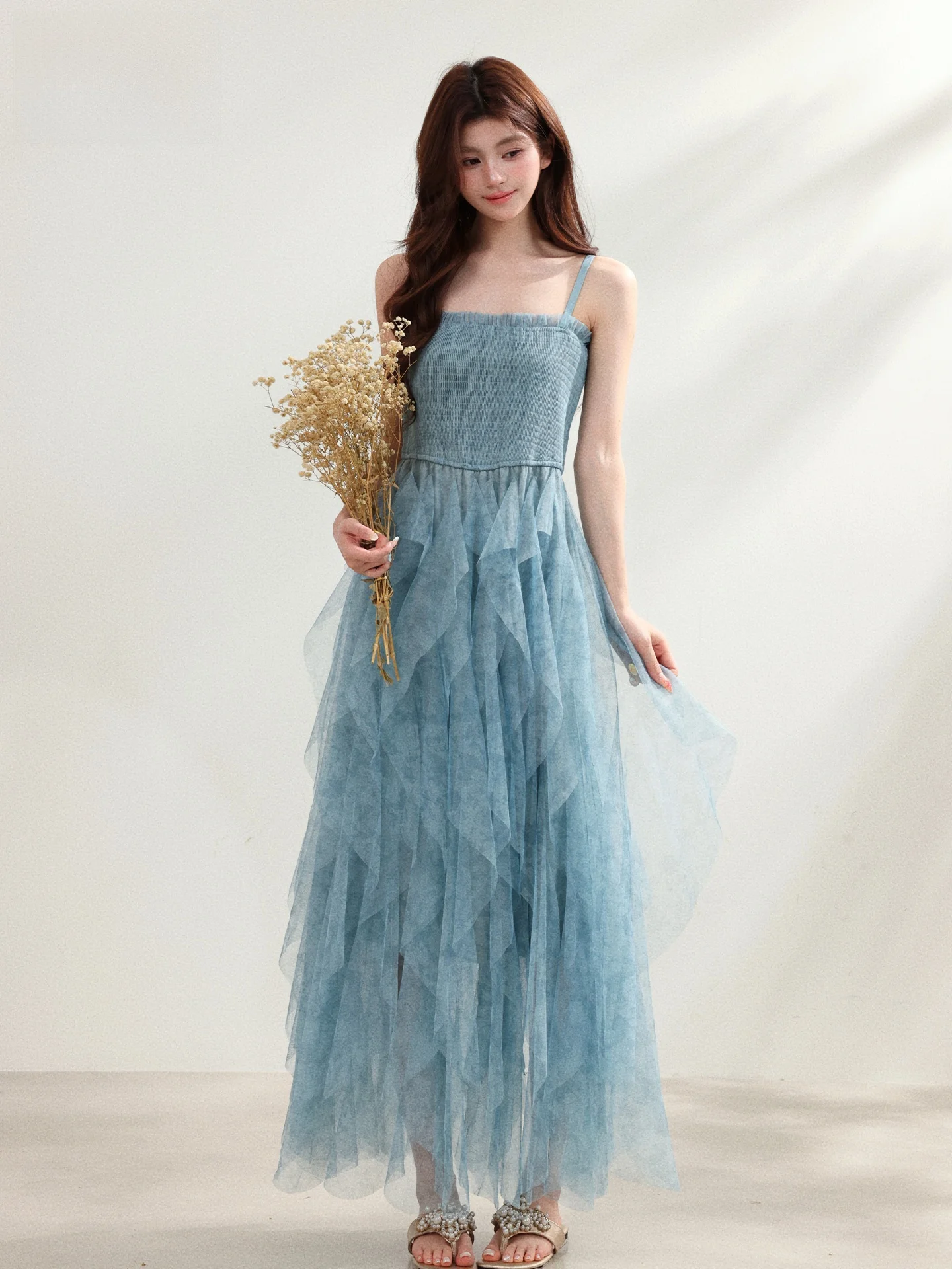 

Новое женское летнее платье 2026 года с сетчатыми вставками и вырезом халтер, синее, приталенное, с завышенной талией, длинное, из полупрозрачной ткани, с драпировкой, А-силуэт