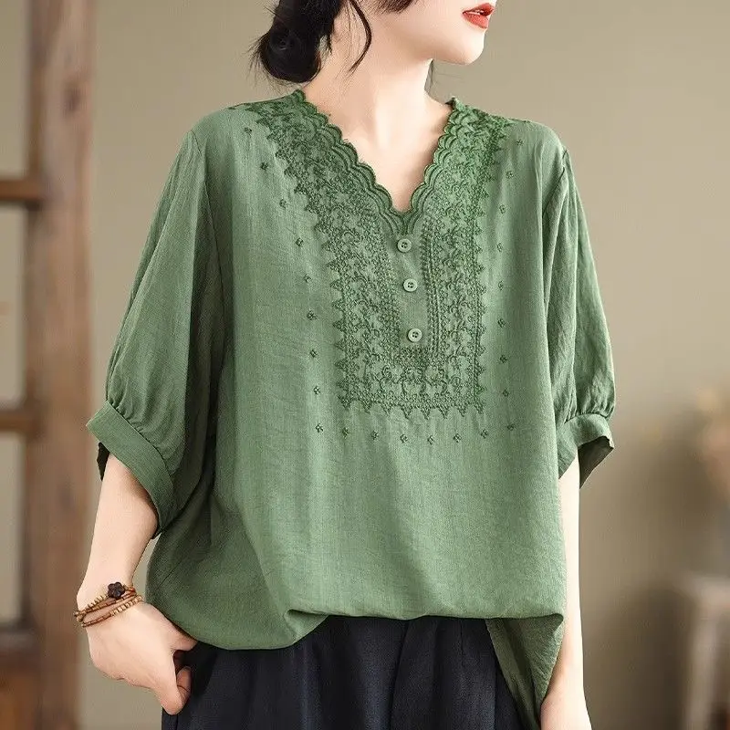 T-shirt rétro à col en V de couleur unie pour femmes grandes tailles, ample, tendance, confortable, nouvelle arrivée, mode pour femme de bureau