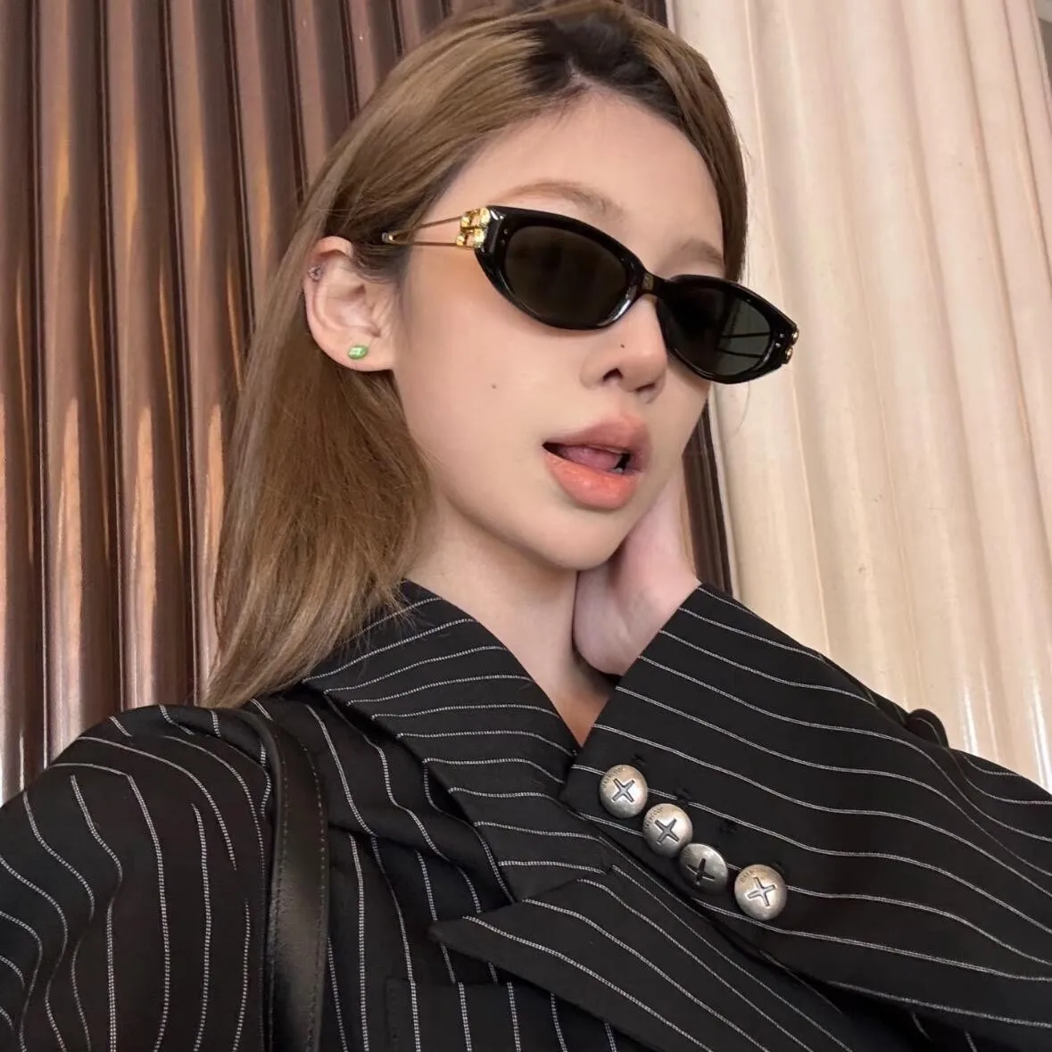 

Trendy Cute Cat Eye Sunglasses for Women Men Fashion Cateye Womens Metal Frame Luxury Brand Sunnies UV400 Eyewear Oculos De Sol