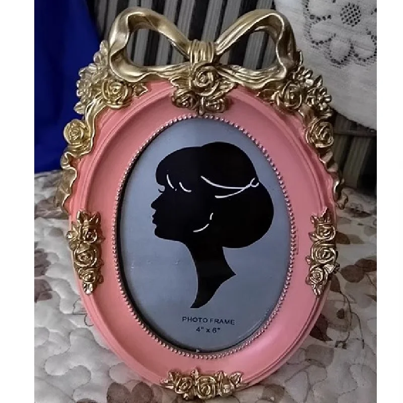 Vintage French Embossed Bow Resin Circular European Style Photo Frame