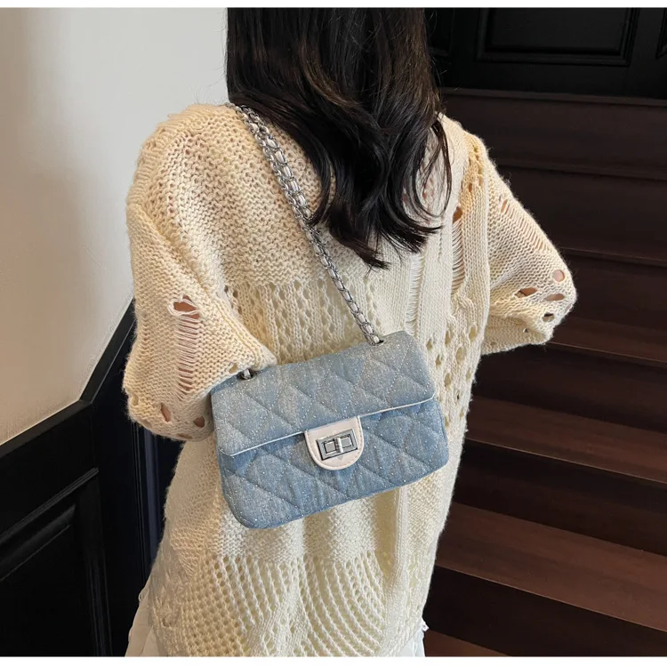 

‌2025 New Fashion Denim Messenger Bag for Women - High-Quality Shoulder Bag with Chain Detail & Simple Texture‌