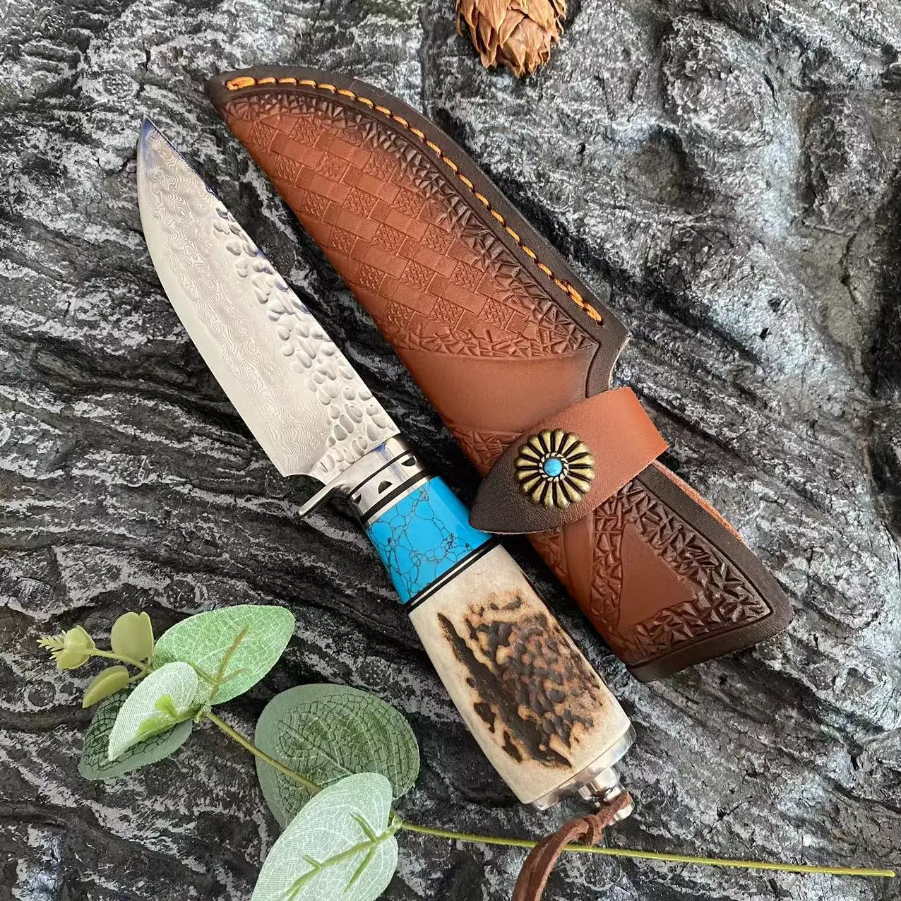 Handmade Deer Antler Handle Fixed Blade Knife Outdoor Camping Tactical Hunting Tool Damascus Steel Straight Knives for Survival