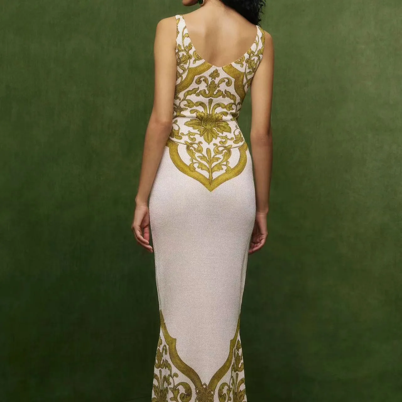 2025 Europäischer und amerikanischer neuer Stil, Blumendruck, V-Ausschnitt, Riemen, langes böhmisches Urlaubs-elegantes langes Kleid