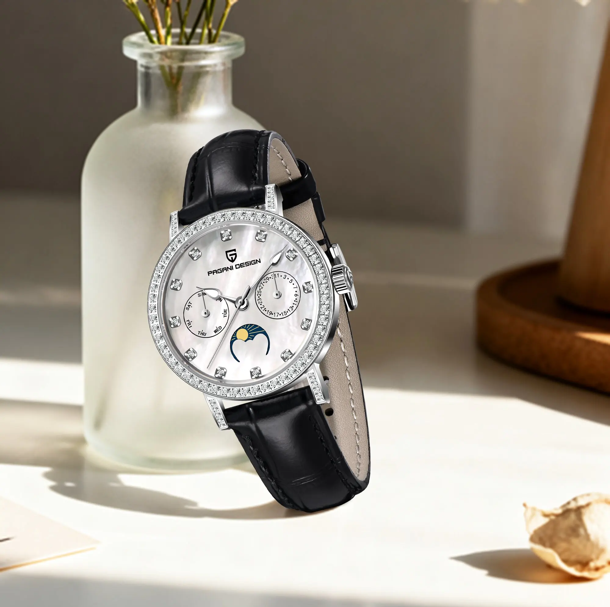 PAGANI DESIGN Elite Luxury Lady Quartz Watch Classic Leather Strap Sapphire Mirror Weekly Display Calendar Moon Phase Dive Watch view 2