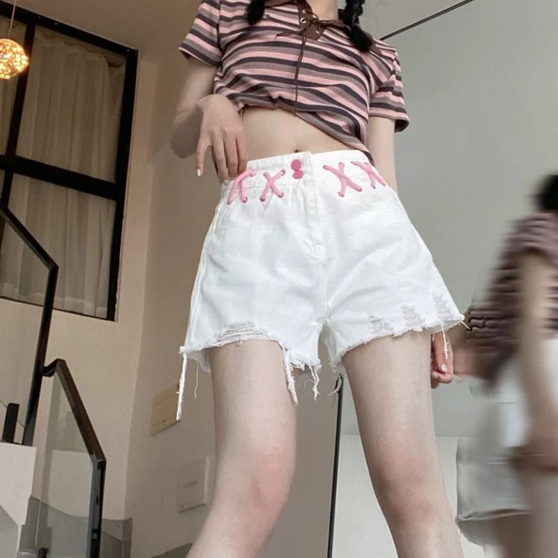 スパイシーガール白リッピングデニムショーツ女性のためのファッションレースアップストレートショートパンツ女性韓国の基本 2025 夏のショーツ Mujer
