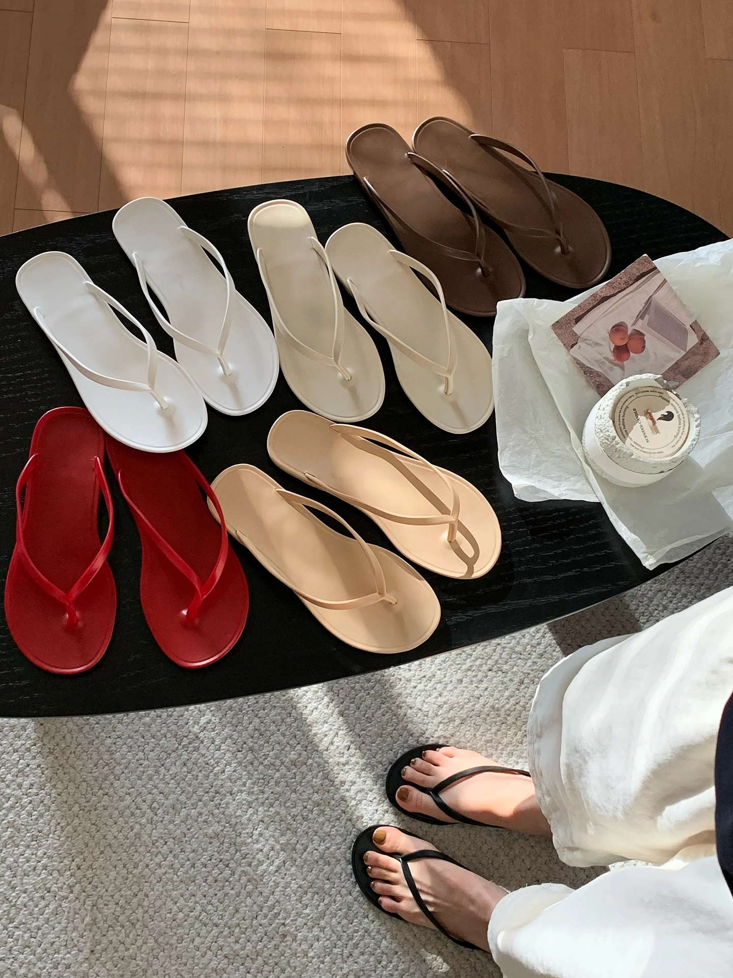 

Simple Faion Crystal Flat Bot Thong Slippers Women's Anti-Slip Beach Holiday Sandals Thin Strip Korean Sle Home Slippers